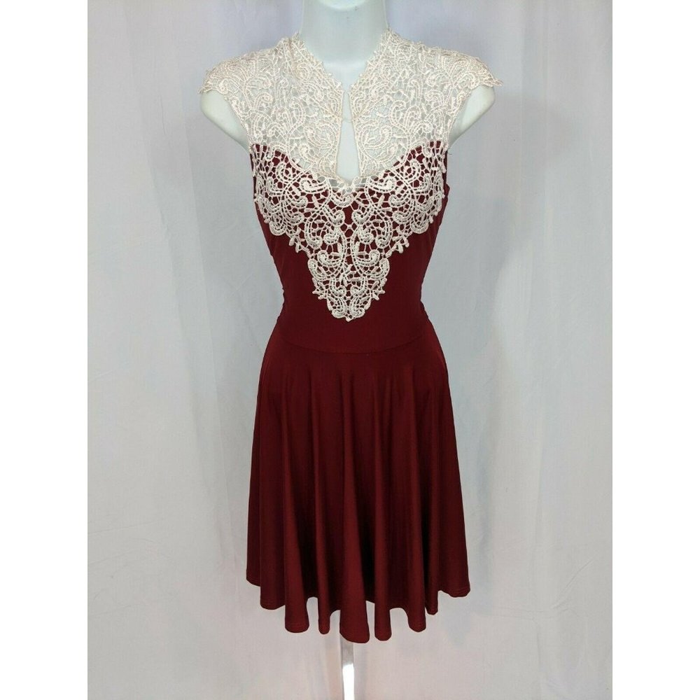 Pakula Red Sleeveless Lace Bib Stretch Dress Size S